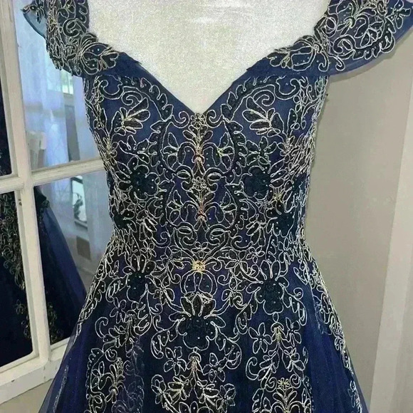 Elegant Navy Blue Gown with Gold Embroidery - Picture 3 of 5